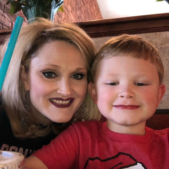 Meet your Posher, Jamie - Picture 2 of 2